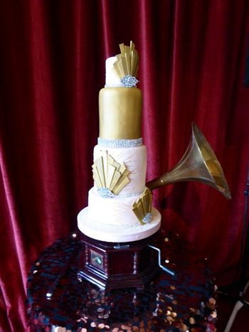 Art deco wedding cake