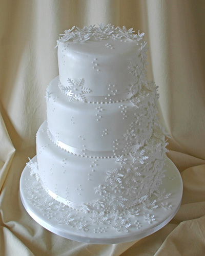 White Snowflake Cake {Winter Cake} - CakeWhiz